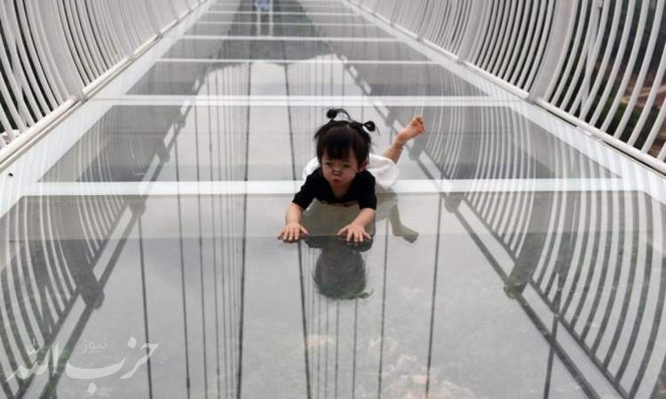 افتتاح طولانی‌ترین پل شیشه‌ای جهان  